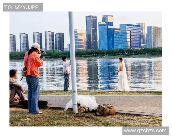 浪漫时光定格在镜头中 专属摄影婚纱记录你们的幸福瞬间