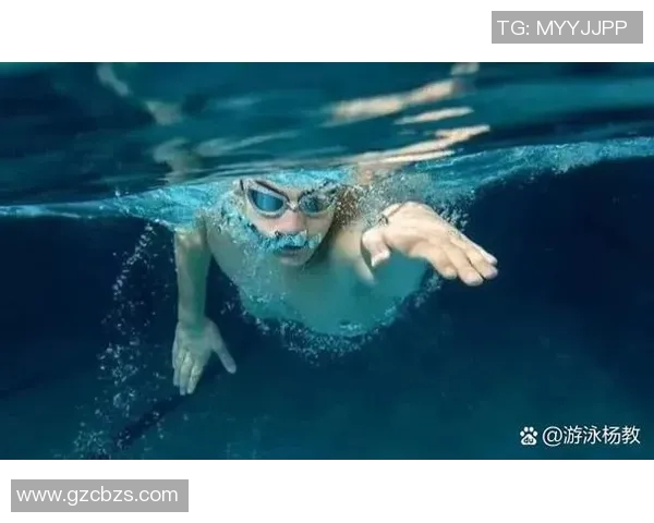 自由泳初学者必读全攻略从入门到技巧提升一步步掌握游泳秘诀