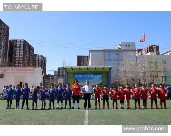 城市联赛特别报道：成都足球队拼搏历程与梦想追逐的故事